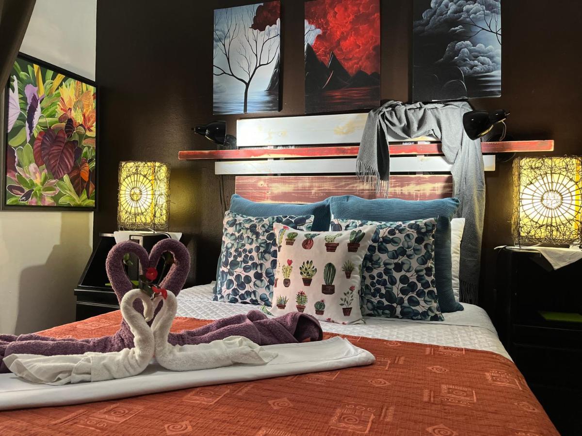 Sunrise House Bed & Breakfast Quepos Ngoại thất bức ảnh