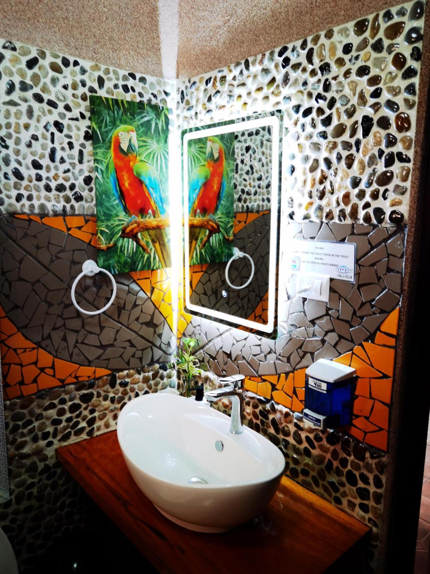 Sunrise House Bed & Breakfast Quepos Ngoại thất bức ảnh