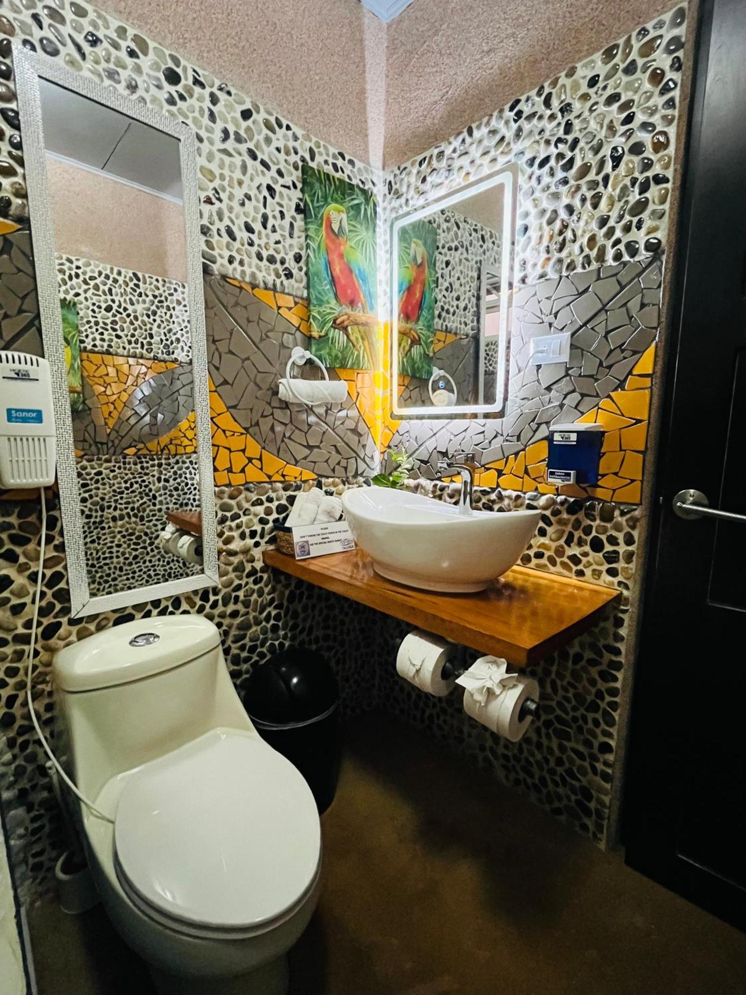 Sunrise House Bed & Breakfast Quepos Ngoại thất bức ảnh