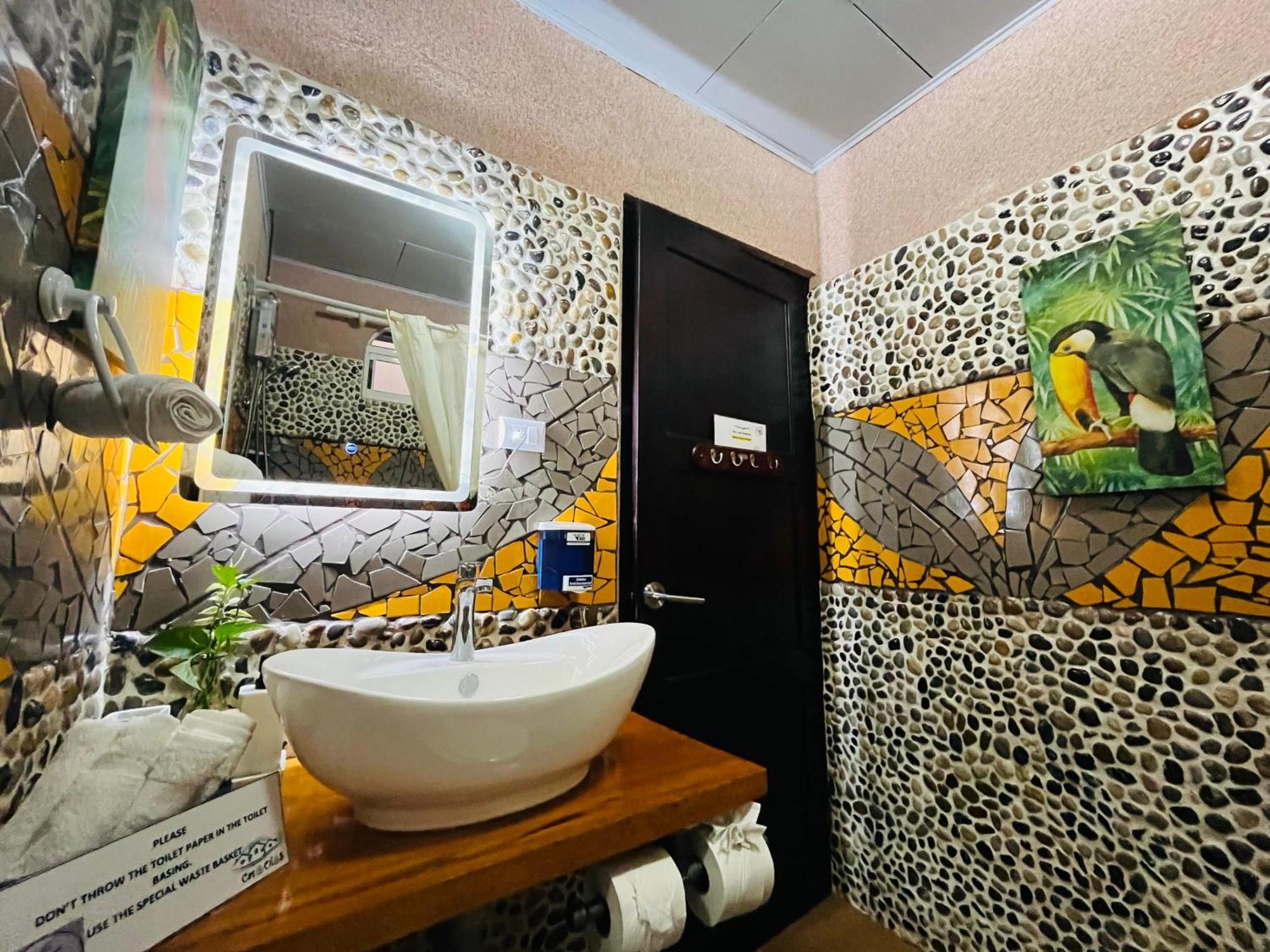 Sunrise House Bed & Breakfast Quepos Ngoại thất bức ảnh